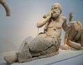 Ancià (probablement Iamus, Cliti o Amitaó) al frontó oriental del temple de Zeus (Museu Arqueològic, Olímpia).JPG