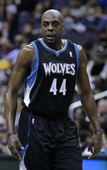 Antony Tolliver wearing two wristbands while playing for the Timberwolves