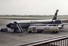 Boeing 707 painted with BOAC on it