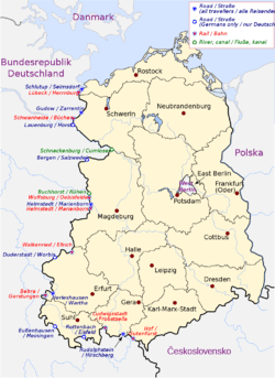 Map of East Germany showing crossing points on the western and south-western side. In total, there are ten road crossings, eight rail crossings, and two river or canal crossings.