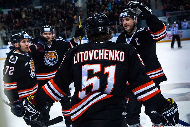 HC Amur Khabarovsk hockey players 2016-01-29.jpg