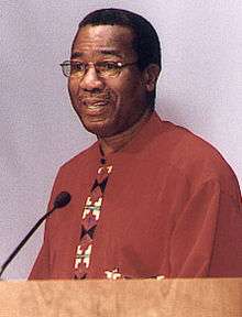 Makgoba delivering the James C. Hill Memorial Lecture at the NIH Campus in Bethesda in 2001.